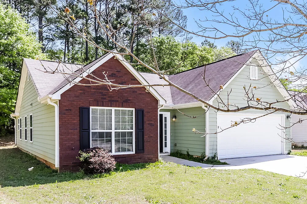 3 bed, 2.0 bath, 1475 sqft, $1,780 — Photo 3