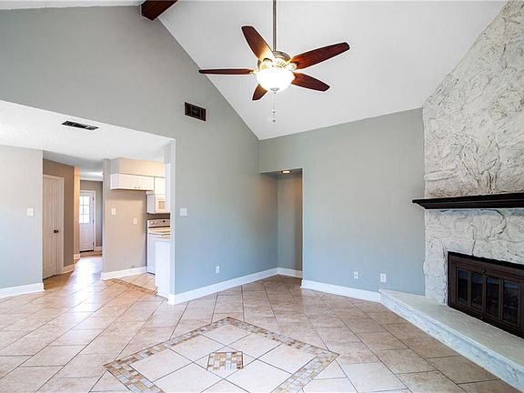 5th image of 318 Ormond Meadows Dr APT A