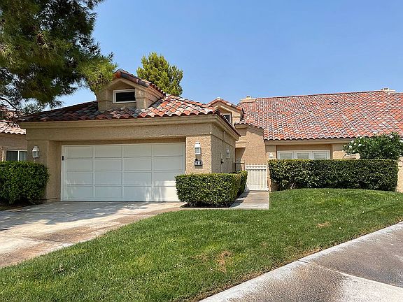 2/2 The Gardens Townhome