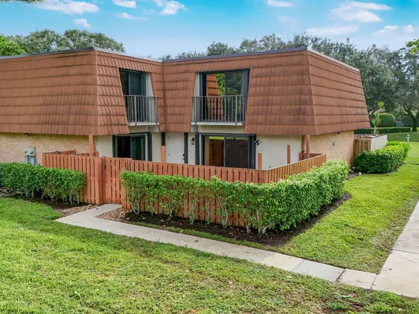108 HERITAGE Way, West Palm Beach, FL 33407