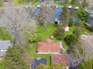 S109W34758 Jacks Bay Rd, Mukwonago, WI 53149