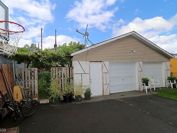 3rd image of 476 N 13Th St