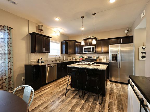 4th image of 1325 Millet Dr