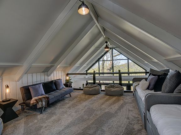 3rd image of 100 Pleasant Mountain Dr