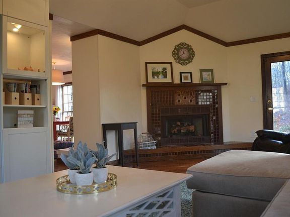 4th image of 448 Marstons Lane