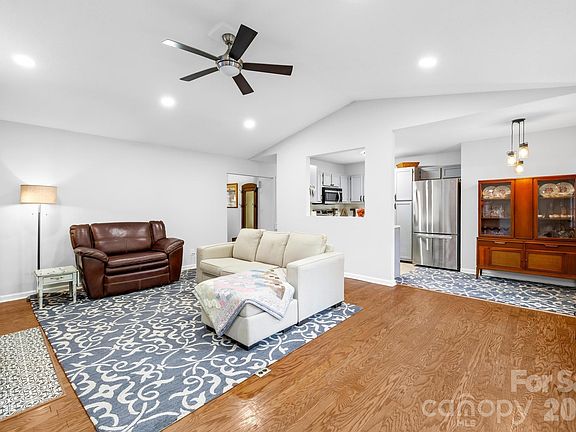 5th image of 129 Mills Valley Dr