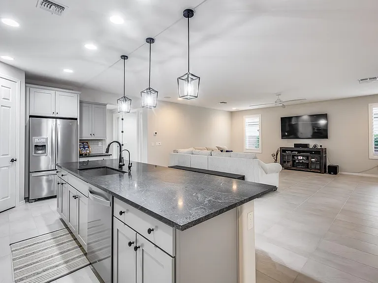 7308 W Tombstone Trl — Photo 34