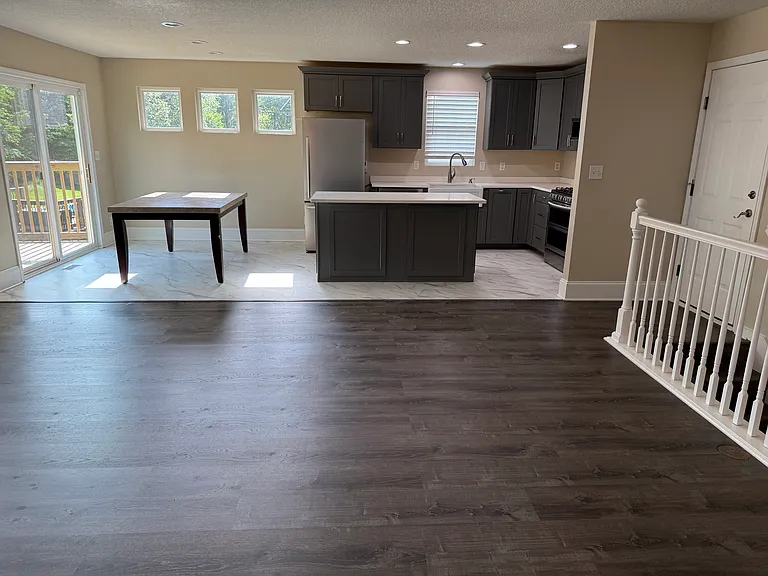 2801 E Diehl Ave — Photo 4