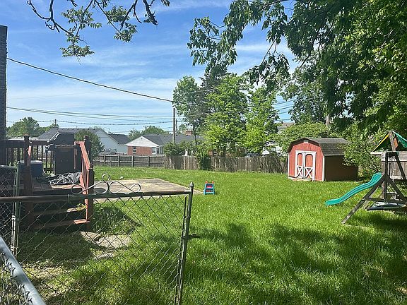 2nd image of 109 Willow Dr