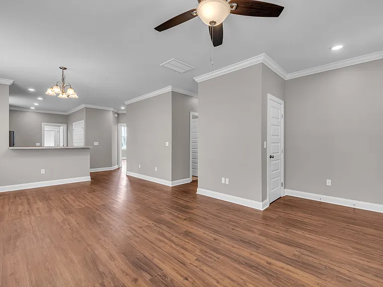 702 Moore St — Photo 18