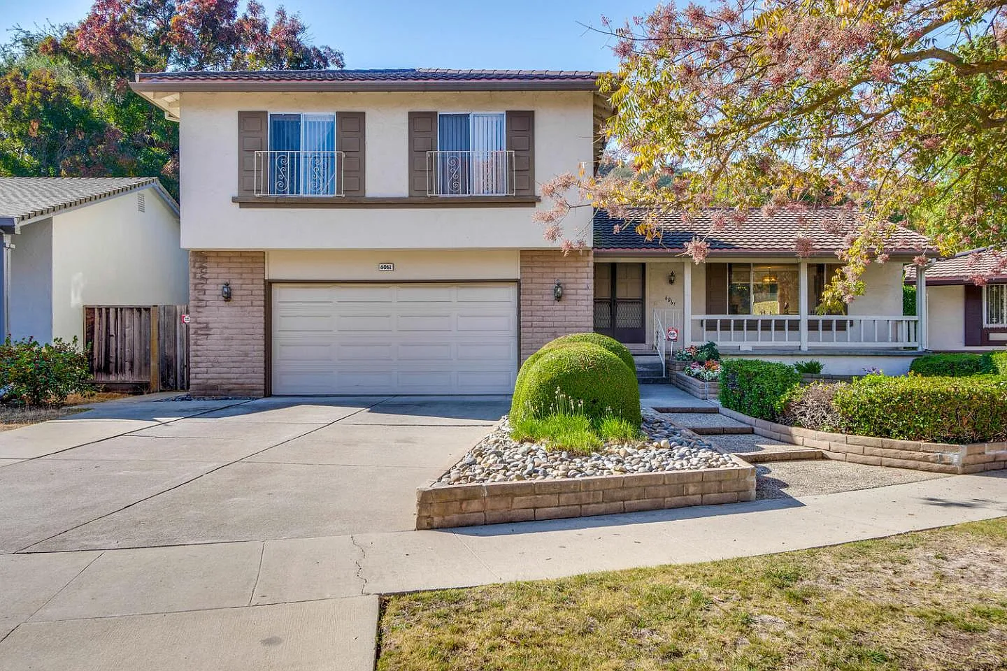 6061 Foothill Glen Ct photo 1