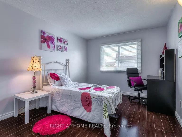 76 Ashridge Dr — Photo 14