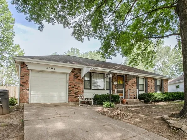 3604 S Dodgion St, Independence, MO 64055