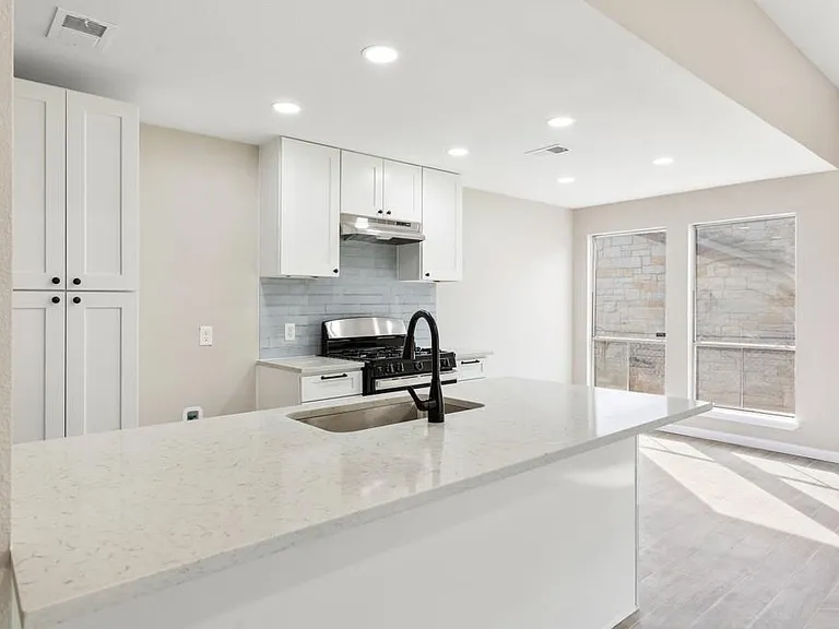 9604 Crown Ridge Dr — Photo 11