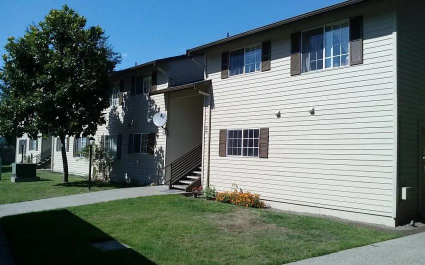 37th Street Apartments — Photo 3