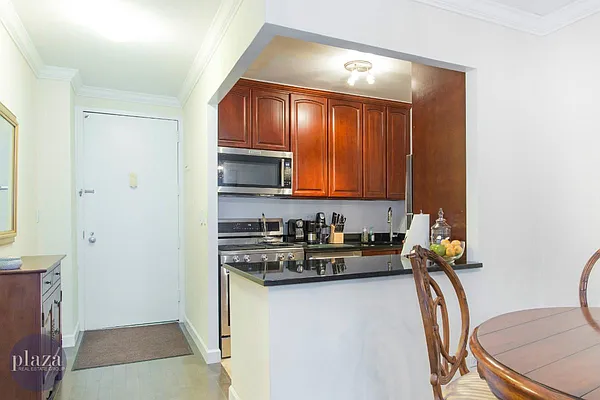 Rented by Plaza Real Estate Group | media 19