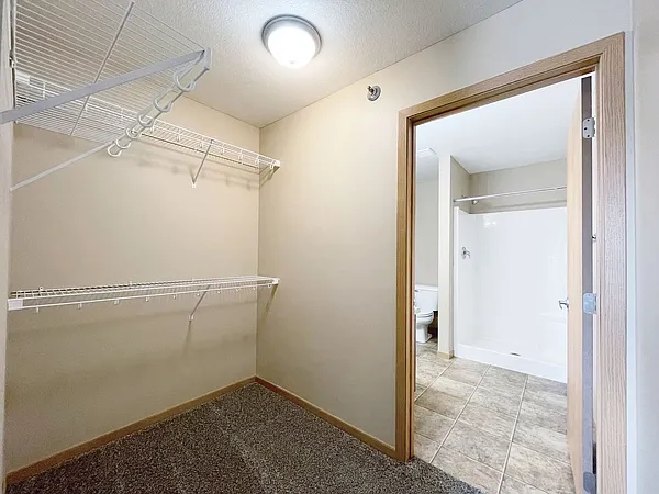 Burlington Apartments En Suite Closet