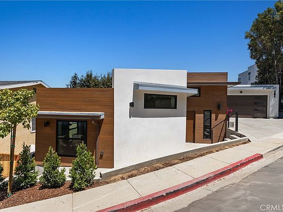 3rd image of 728 Bonita Dr