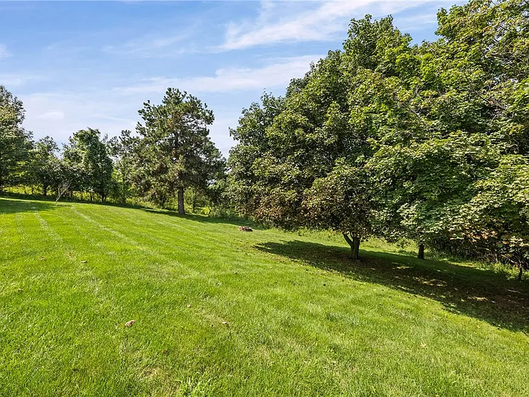 393 Mendon Center Rd — Photo 24