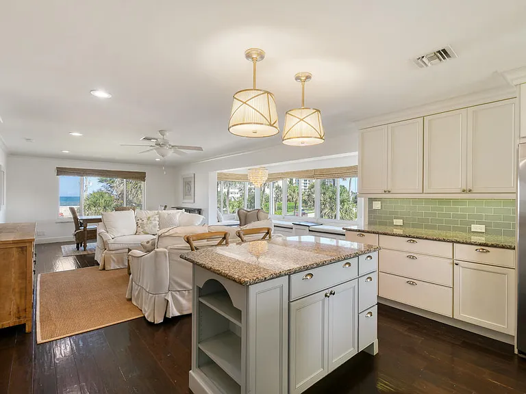 325 Beach Rd #301 — Photo 16