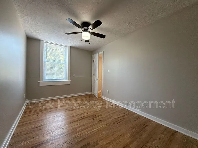 724 N 30th St — Photo 16