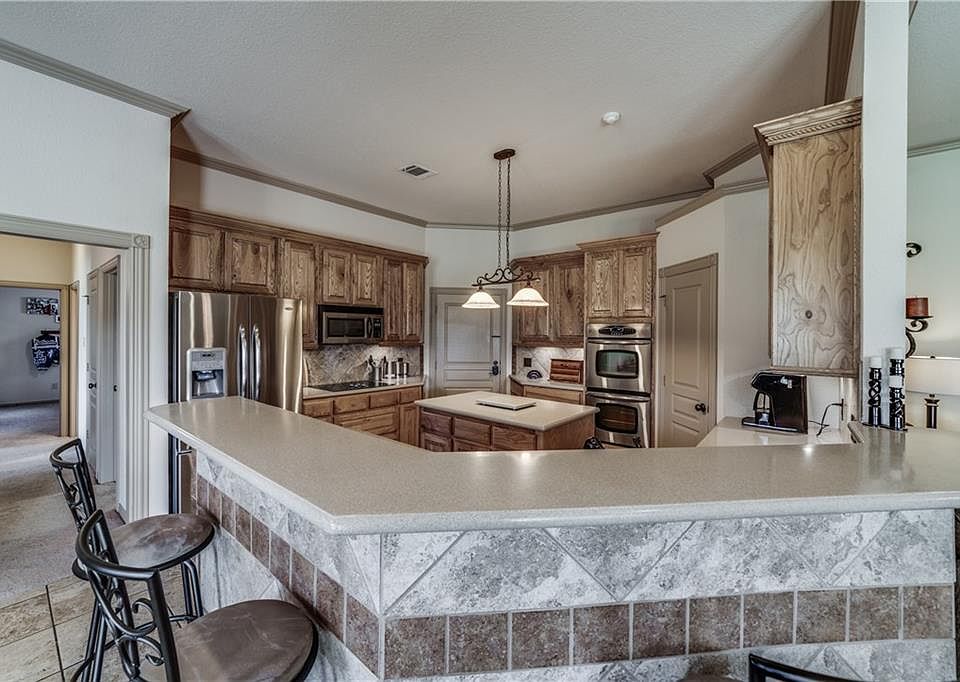 1st image of 4431 Parker Ln