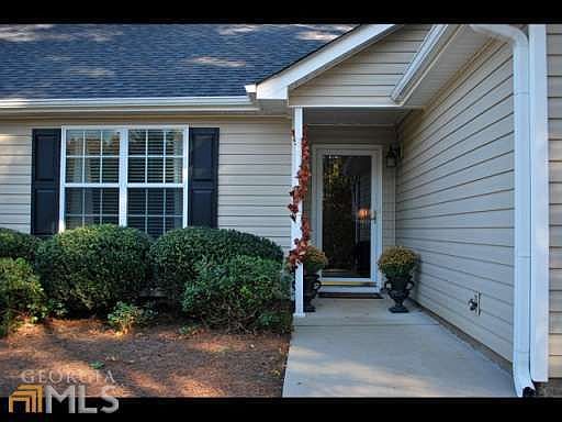 3rd image of 215 Creekside Dr