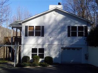 307 Skyway Dr, Maggie Valley, NC 28751