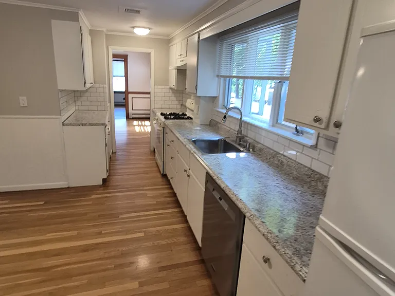 144 Wildwood Ave #1 — Photo 6