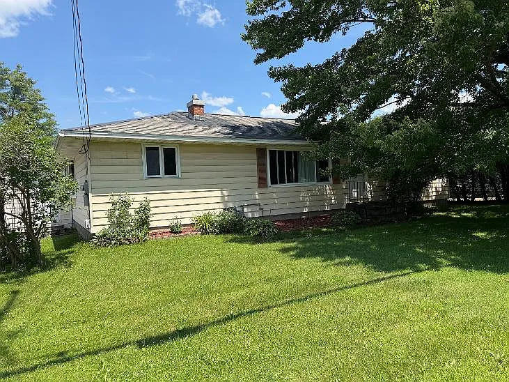 72 Center Rd — Photo 1