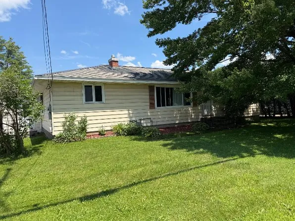 72 Center Rd, Essex Junction, VT 05452