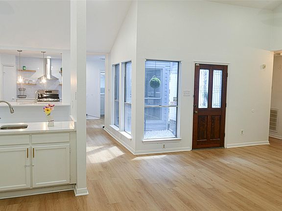 2nd image of 18322 Autumn Trails Ln