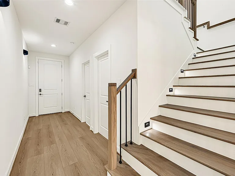 3613 Gano St — Photo 14