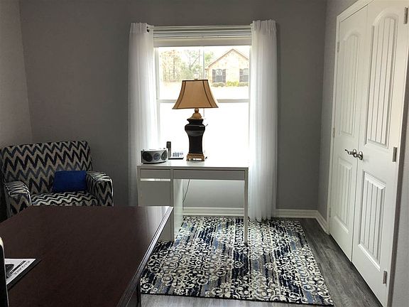 3rd image of 102 Heritage Bnd