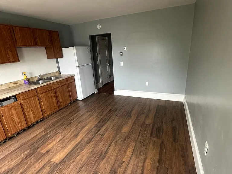 43 Prospect St — Photo 5