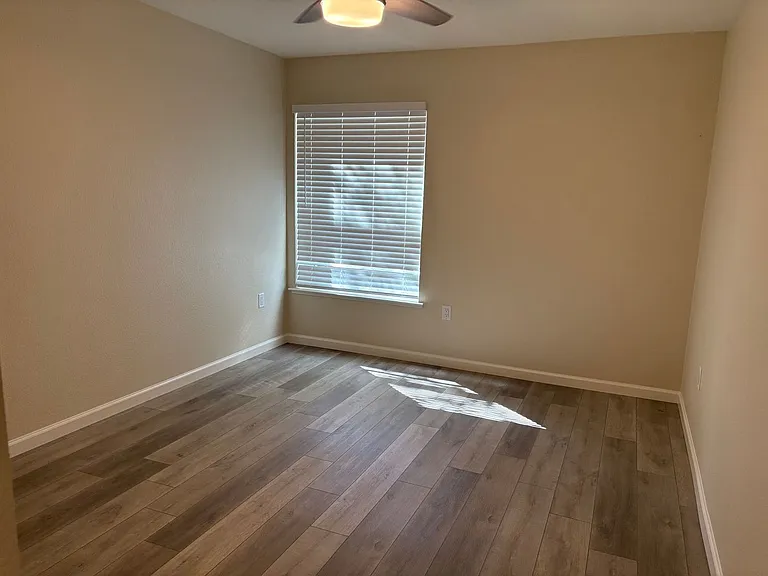 1017 Madera Ave — Photo 14