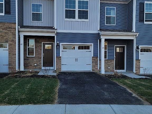 2nd image of 42 Peregrine Way