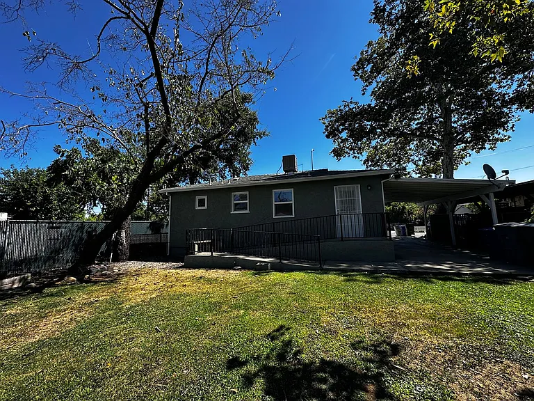 1836 Continental St — Photo 8