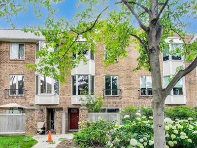 108 Bishop Quarter Ln, Oak Park, IL, 60302
