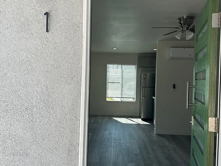 4553 Texas St — Photo 36