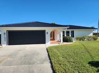 1933 Fairview Dr, Englewood, FL 34223