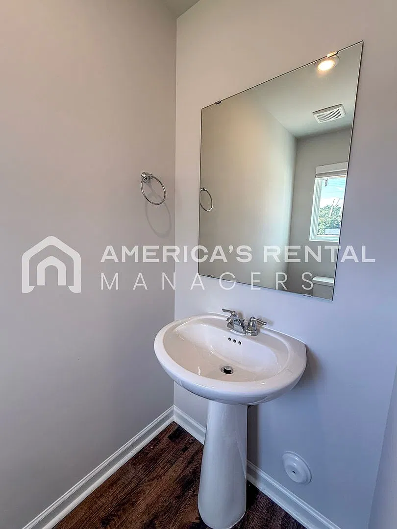 Townhome for Rent in Lincoln, AL!! Minutes from Honda!! Available to View with 48 Hour Notice — Photo 4