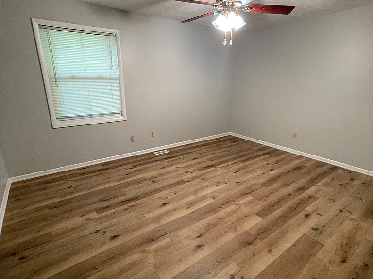 2252 Southeastern Pkwy — Photo 8