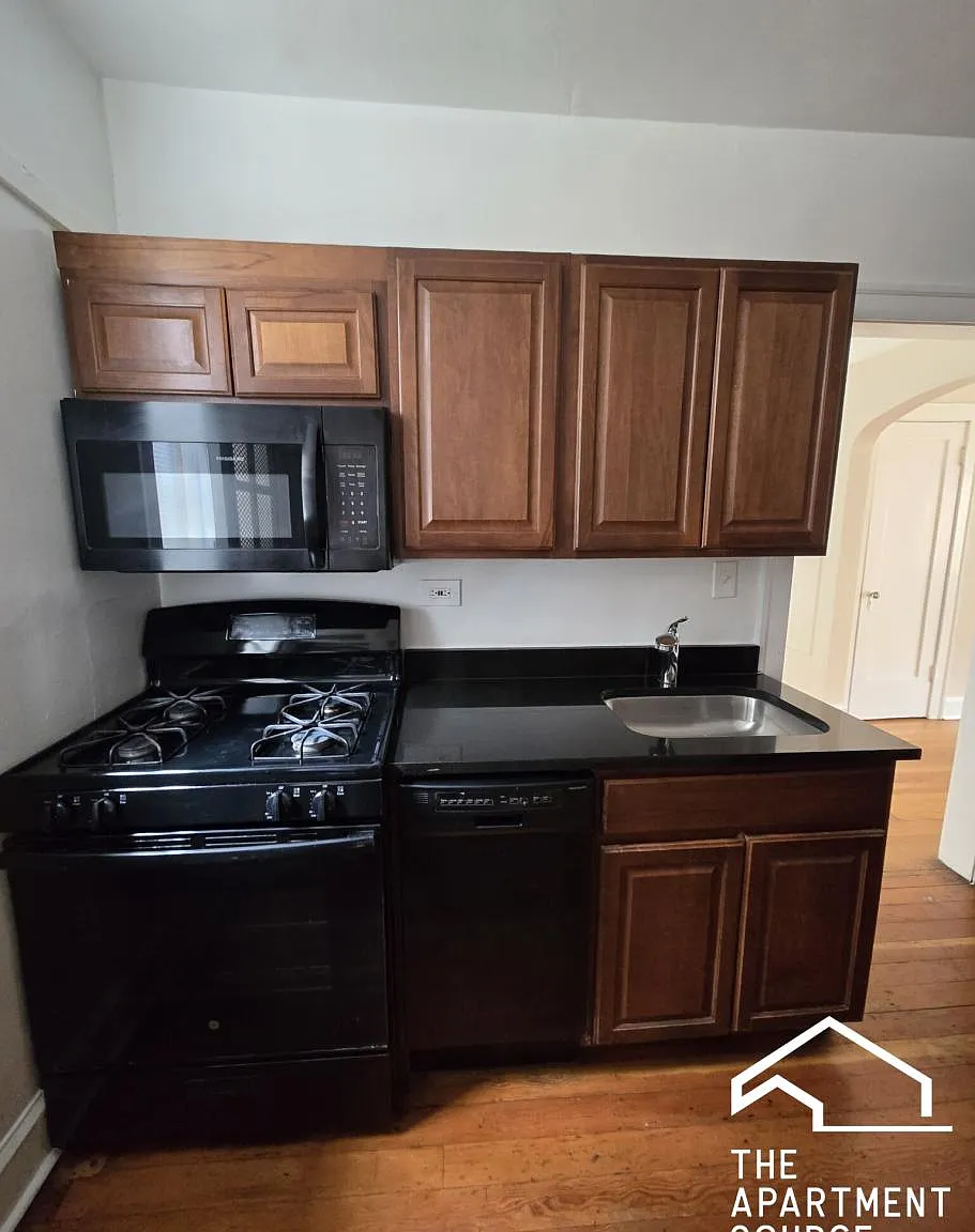 1924 West Morse Avenue #3N — Photo 1