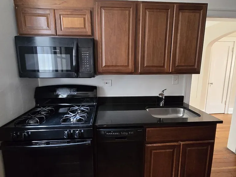 1924 W Morse Ave #3N — Photo 1