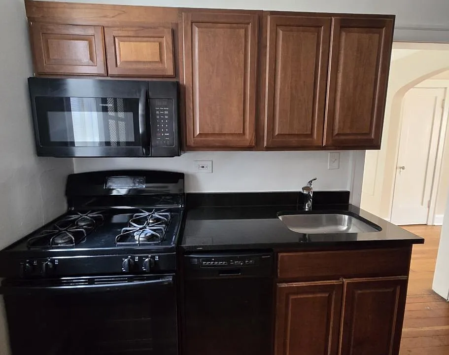 1924 W Morse Ave #3N