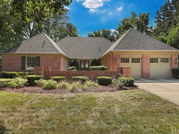 4041 Picardy Dr, Northbrook, IL 60062