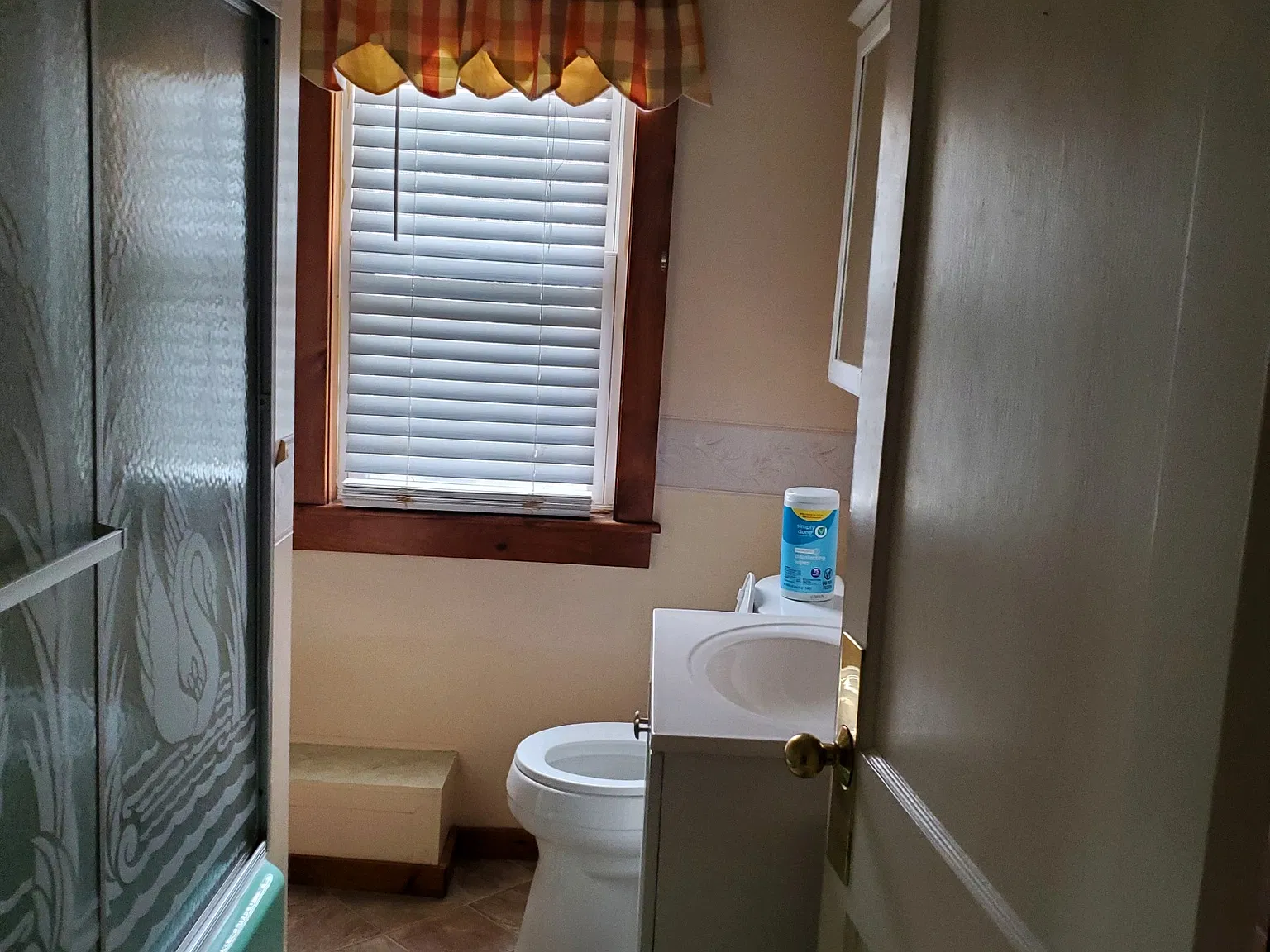 3 bed, 1.5 bath, 1296 sqft, $2,500 — Photo 3