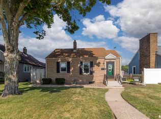 1510 33rd St, Moline, IL 61265