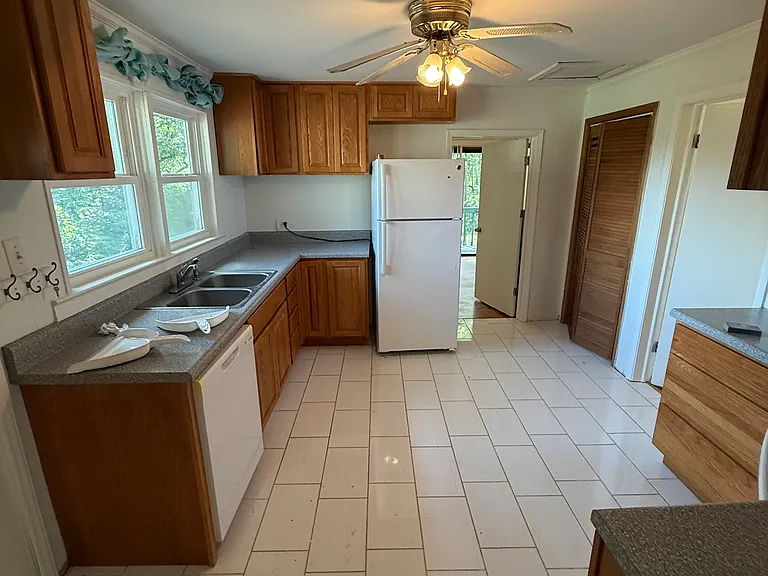 208 Church St — Photo 6